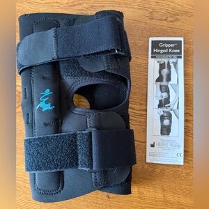 Med Spec Black Hinged Knee Brace - size Medium